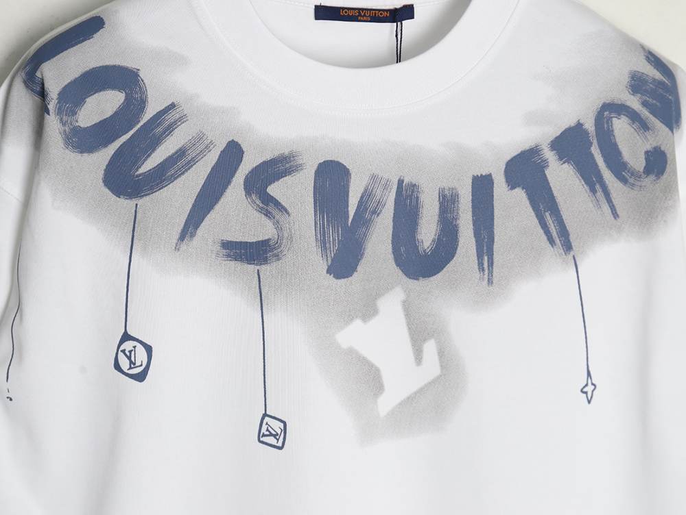 l0*is V*t0n collar graffiti letters printed large logo short-sleeved t-shirt