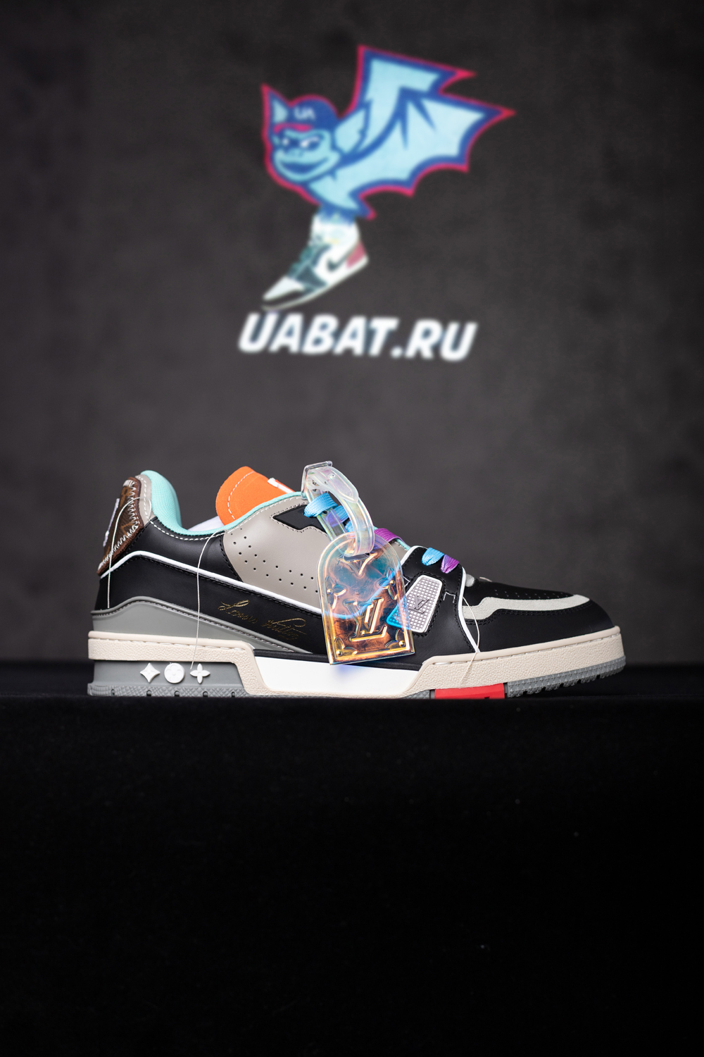 l0*is V*t0n trainers 