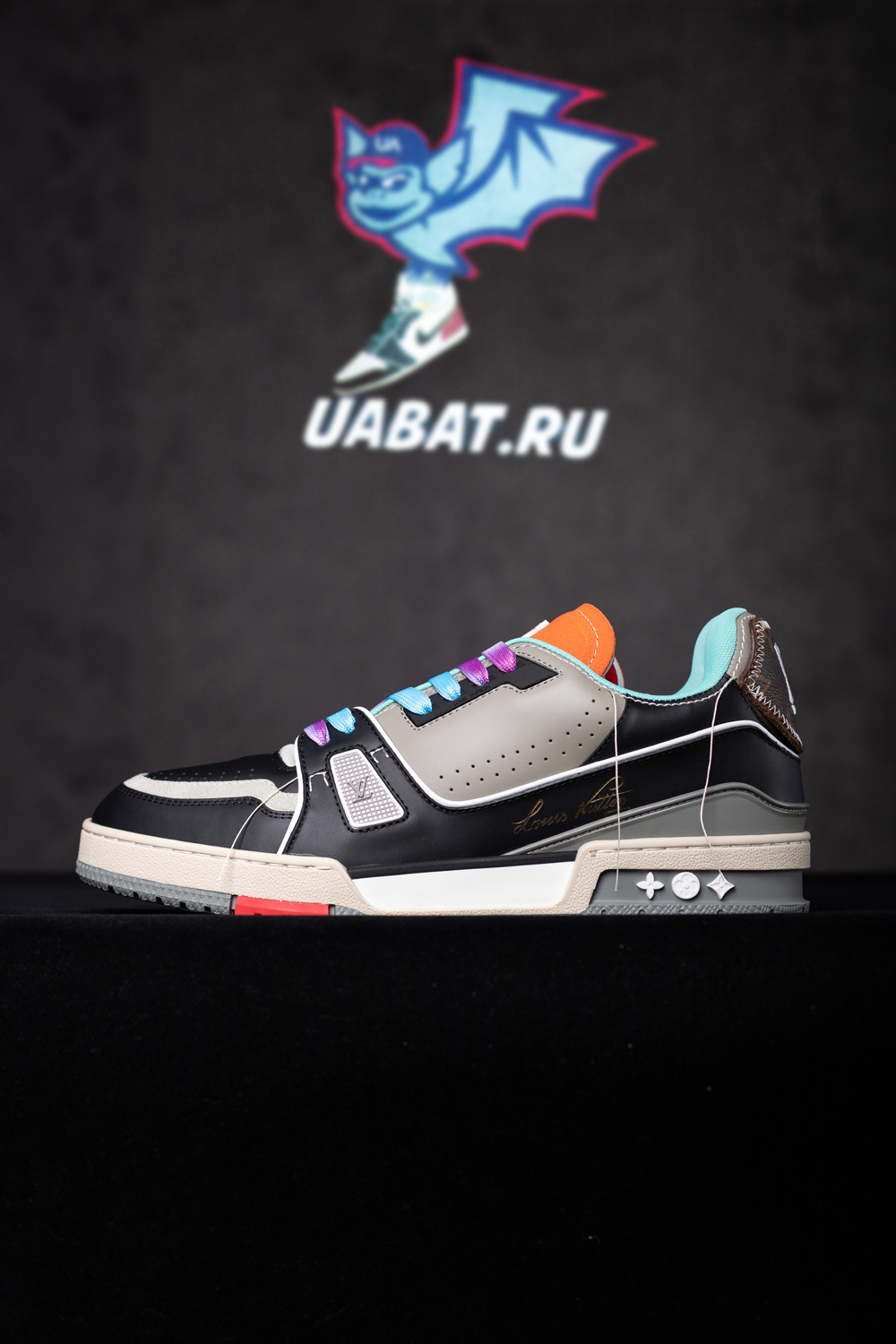 l0*is V*t0n trainers 