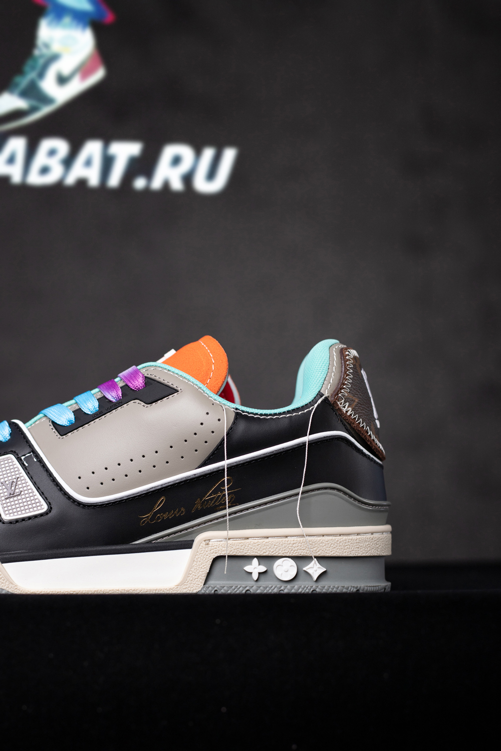 l0*is V*t0n trainers 