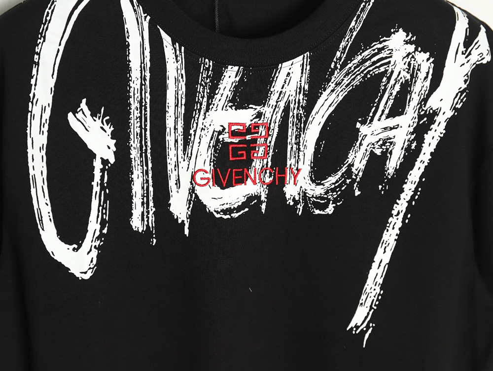 Givenchy graffiti lettering embroidered logo short sleeve TSK1