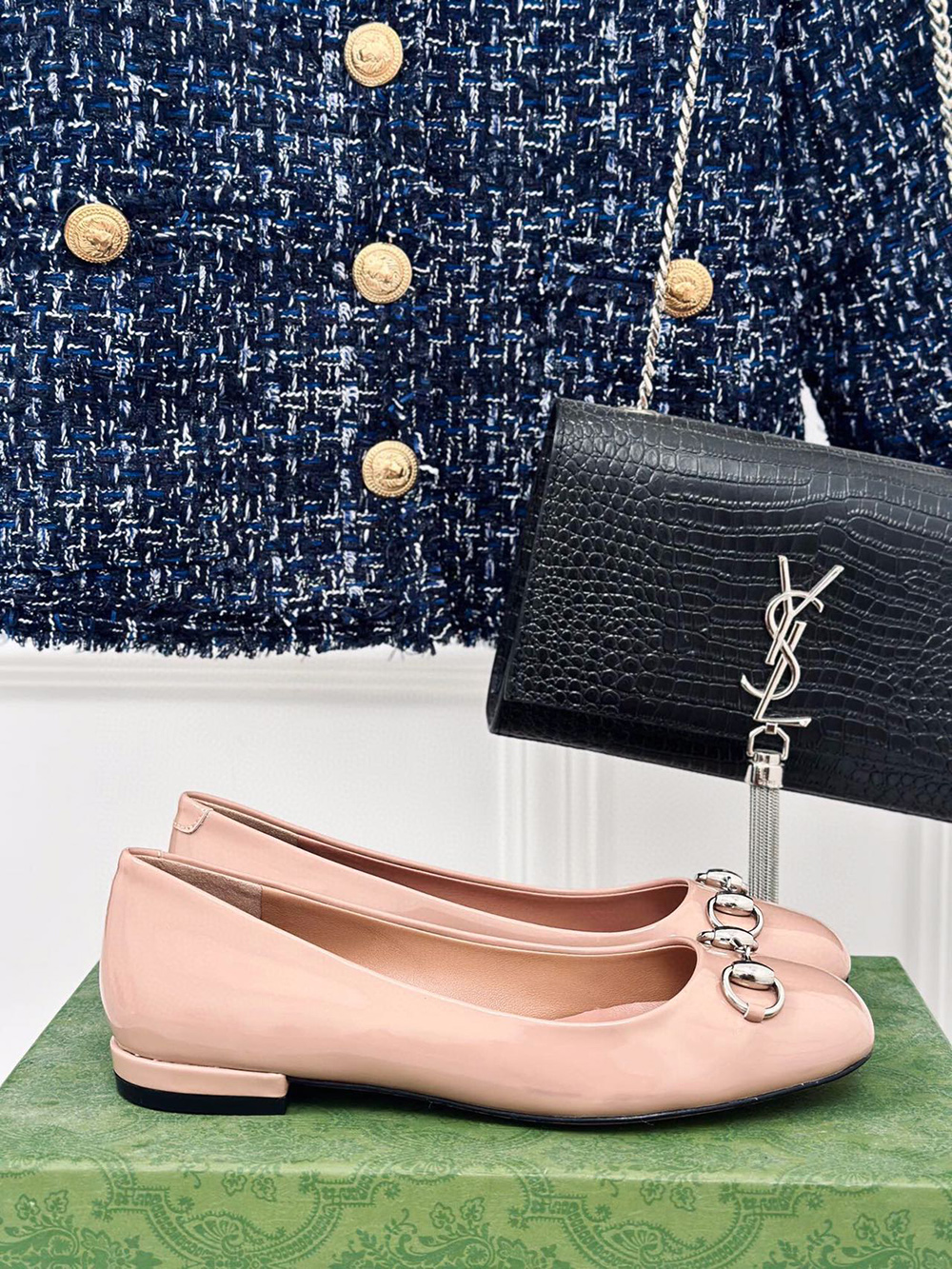 G*u*i horsebit black patent flats