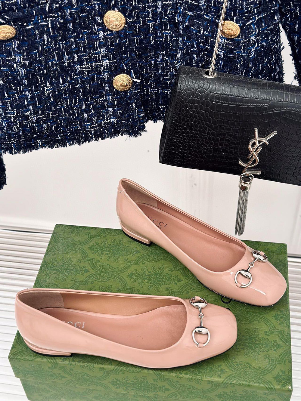 G*u*i horsebit black patent flats