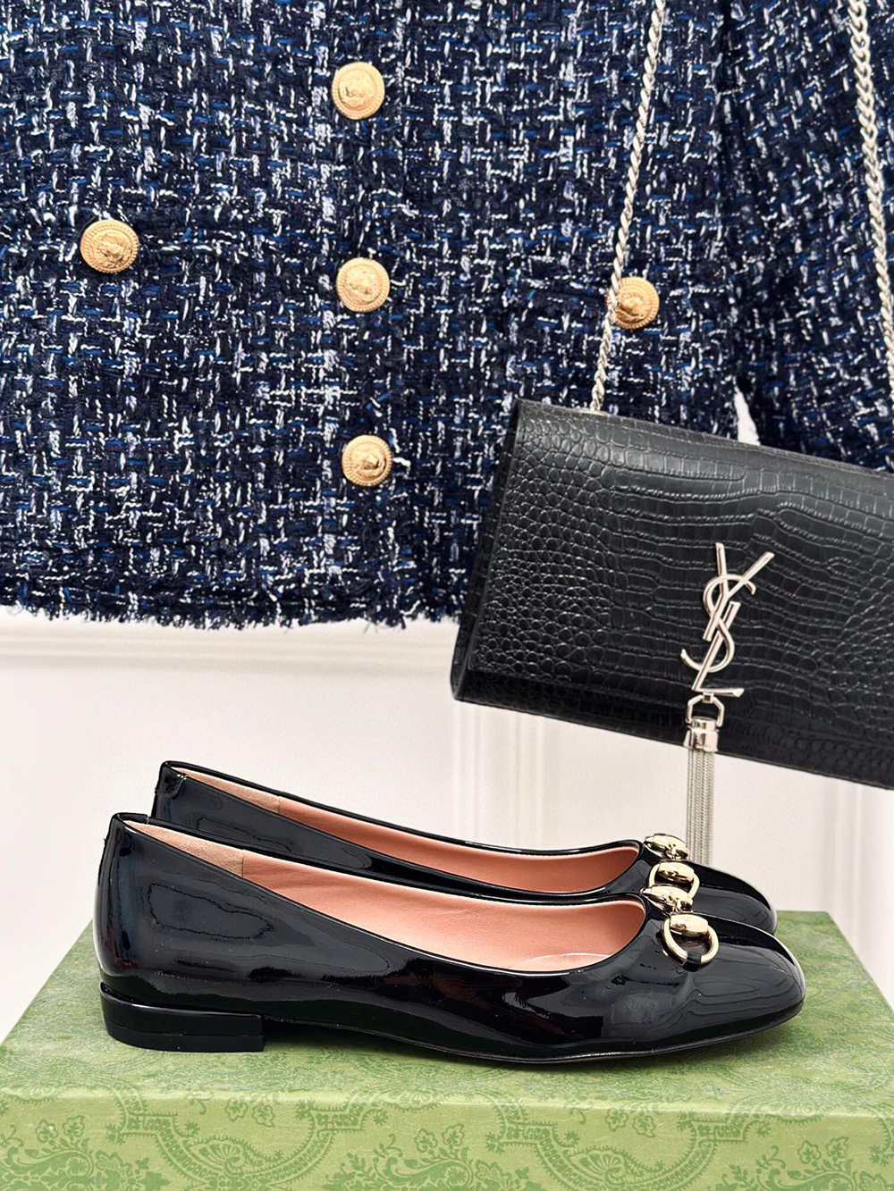 G*u*i horsebit black patent flats