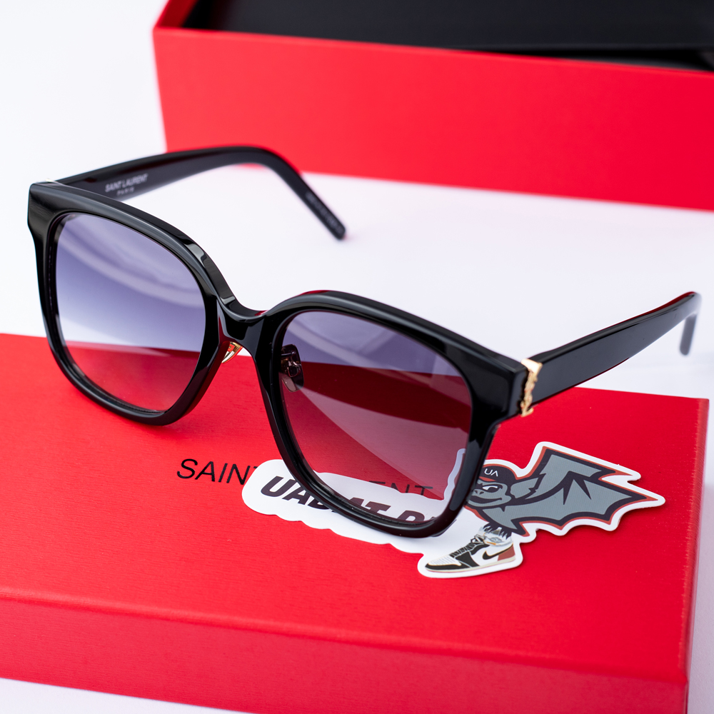 Sa**t Lau*nt eyeglasses m105f