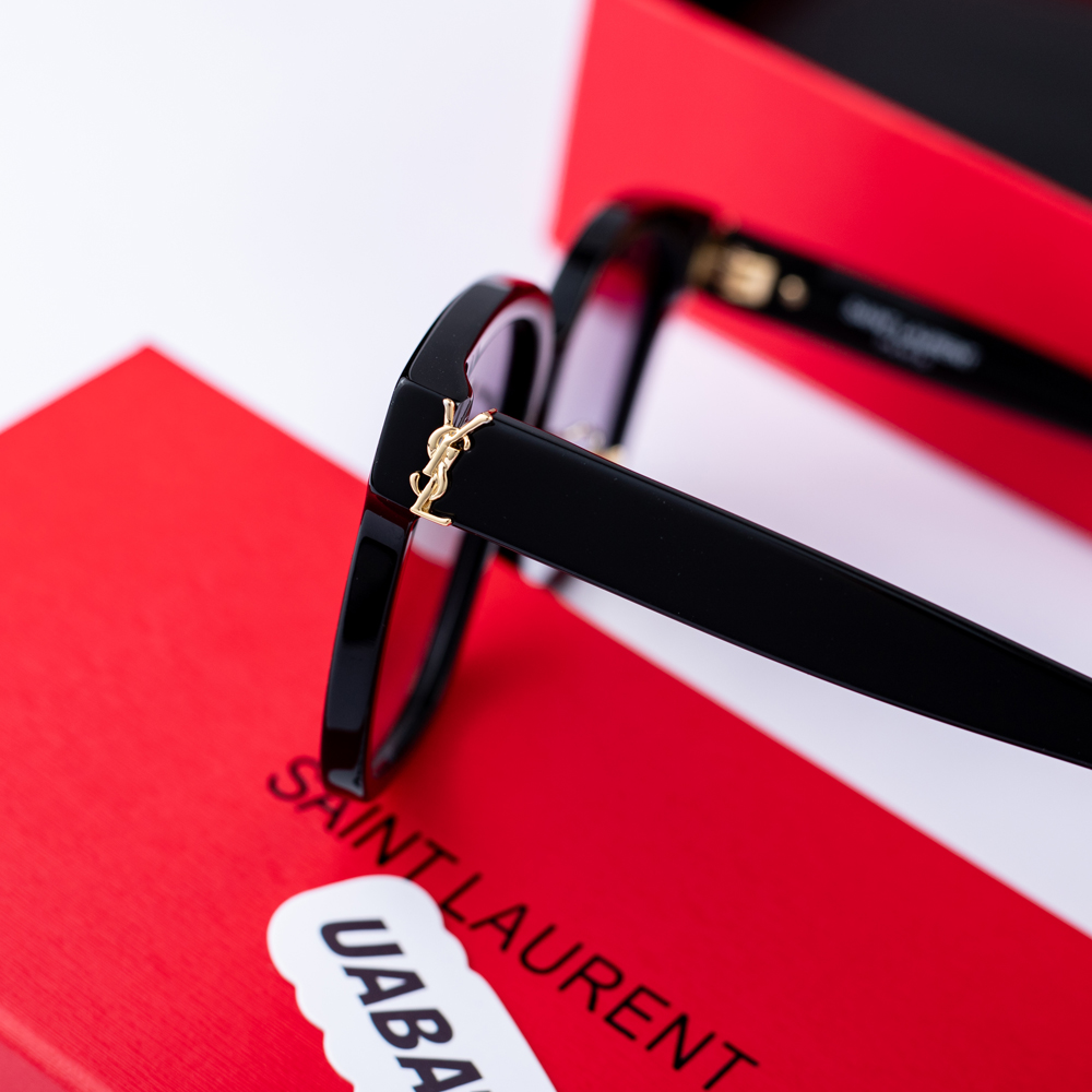 Sa**t Lau*nt eyeglasses m105f