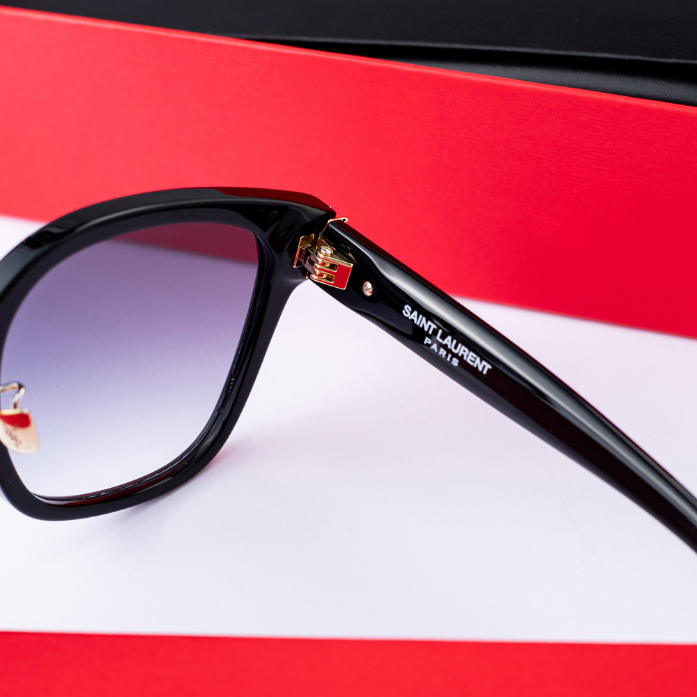 Sa**t Lau*nt eyeglasses m105f