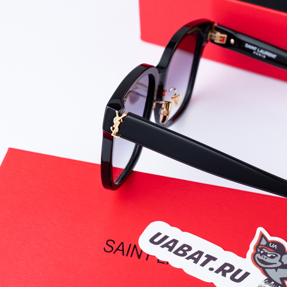 Sa**t Lau*nt eyeglasses m105f