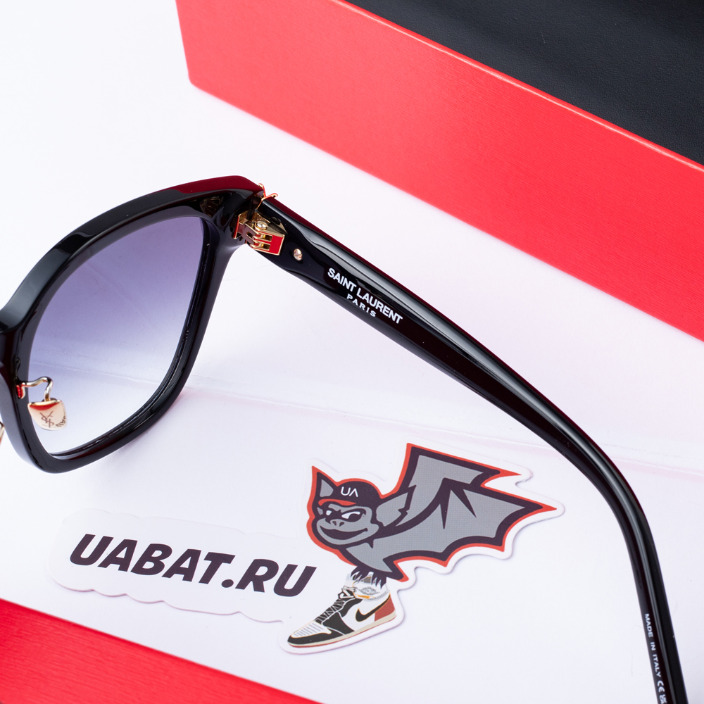 Sa**t Lau*nt eyeglasses m105f