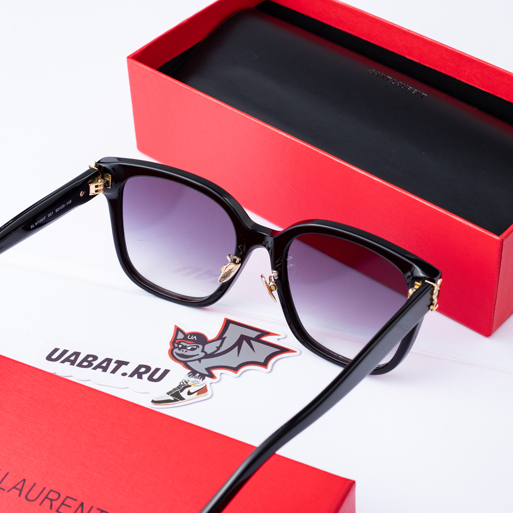 Sa**t Lau*nt eyeglasses m105f