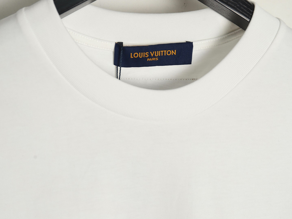 l0*is V*t0n cursive chain embroidered t-shirt