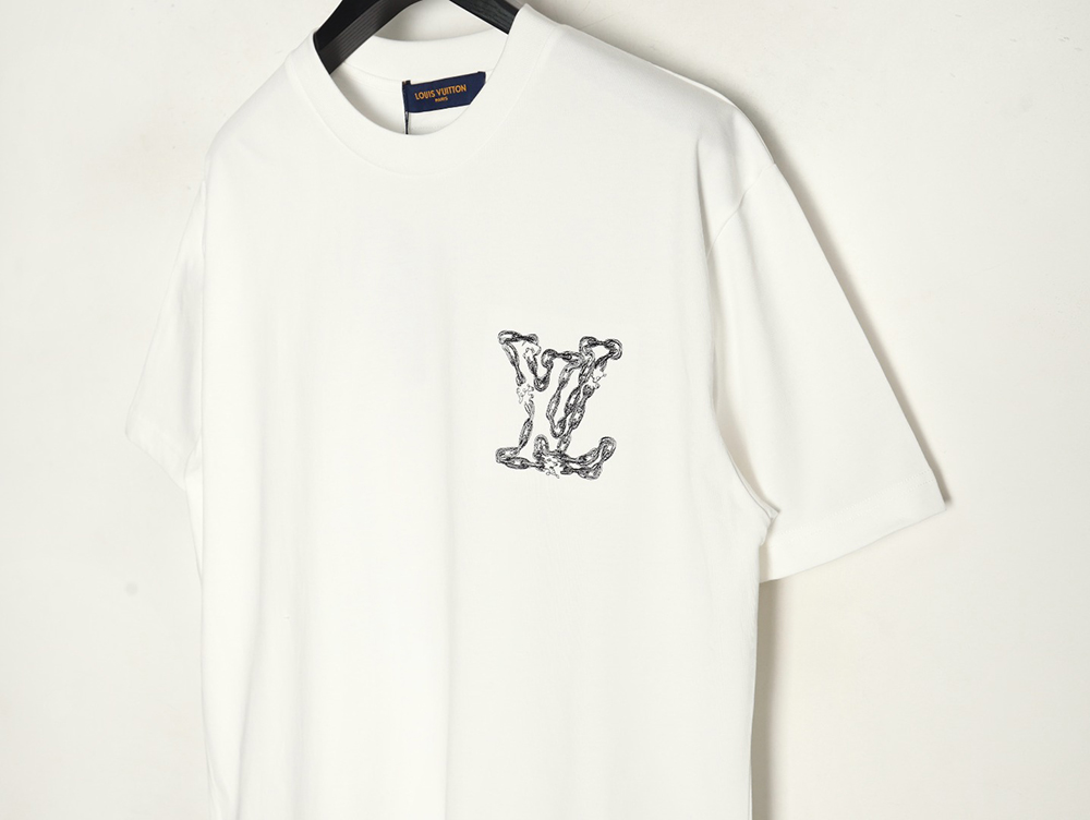 l0*is V*t0n cursive chain embroidered t-shirt