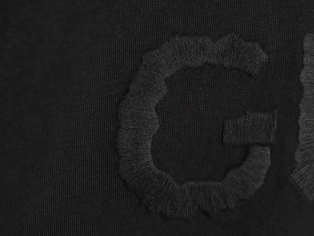 G*u*i obscure embroidered letter short sleeves tsk1