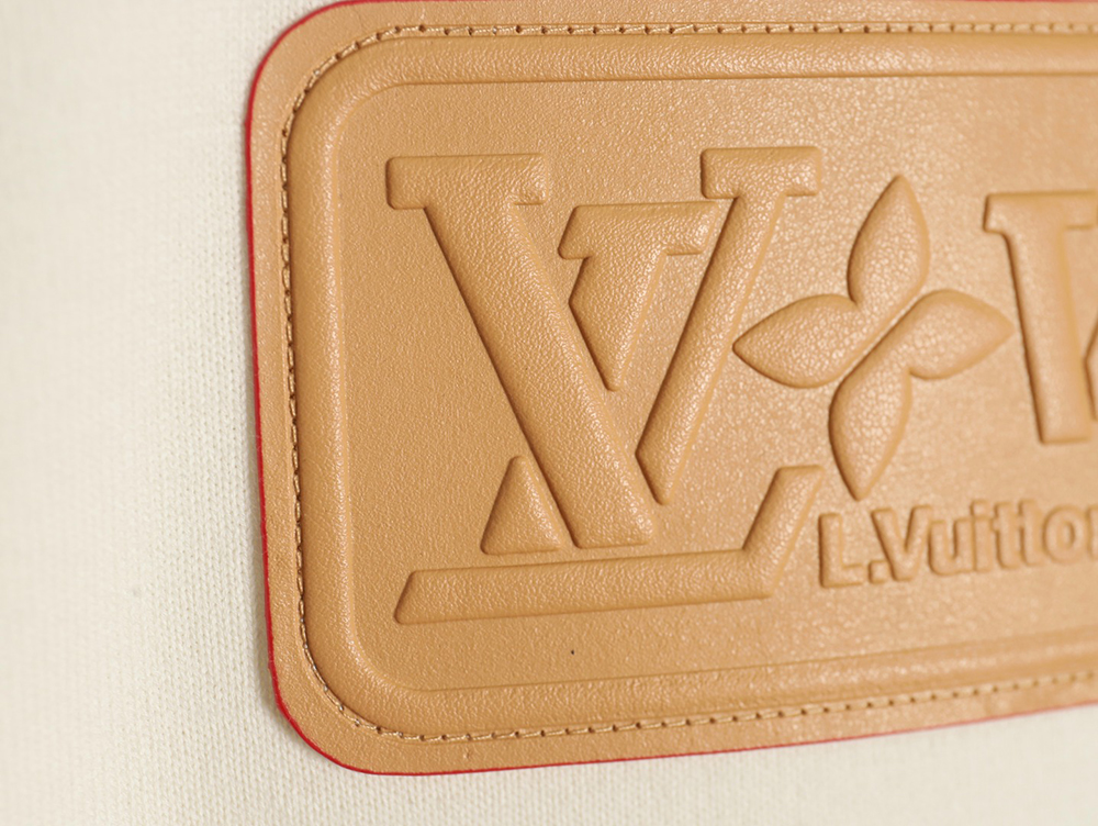 l0*is V*t0n yellow chest logo knitted short-sleeved t-shirt