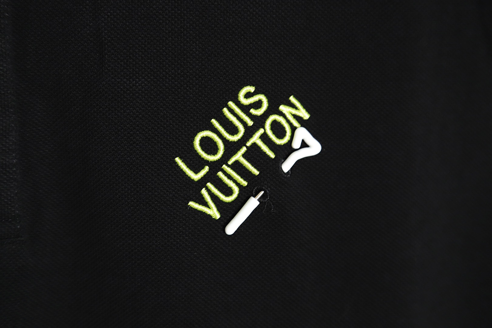 l0*is V*t0n pin embroidered short-sleeved polo shirt black