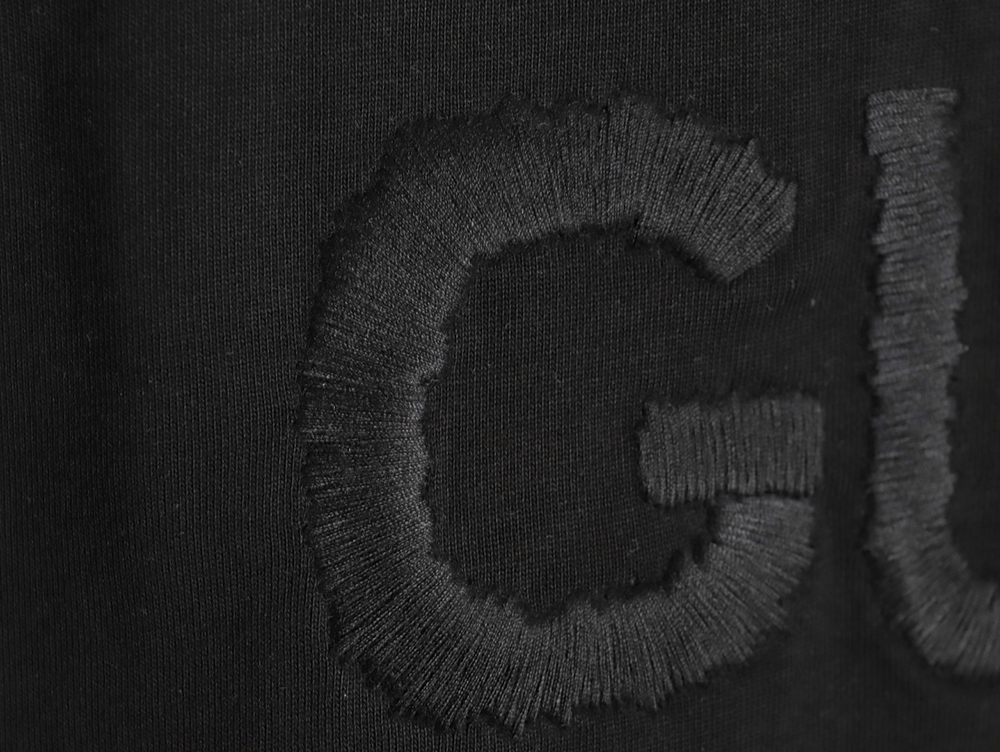 G*u*i chest lettering embroidered short sleeve t-shirt