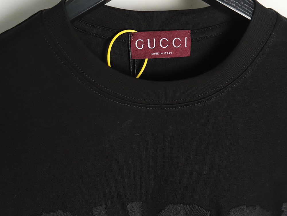 G*u*i chest lettering embroidered short sleeve t-shirt