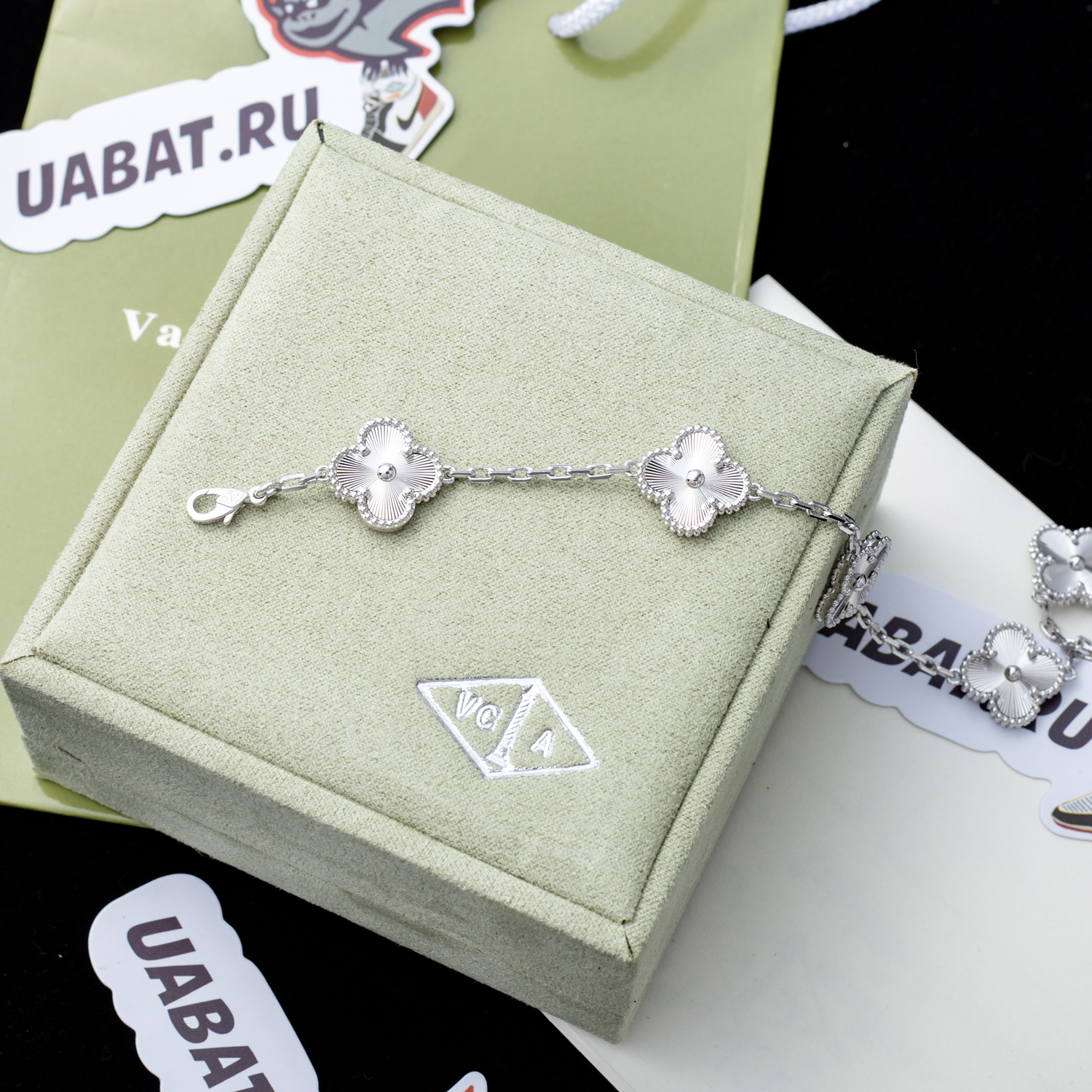 V*N CL*F & arpels bracelet vintage alhambra