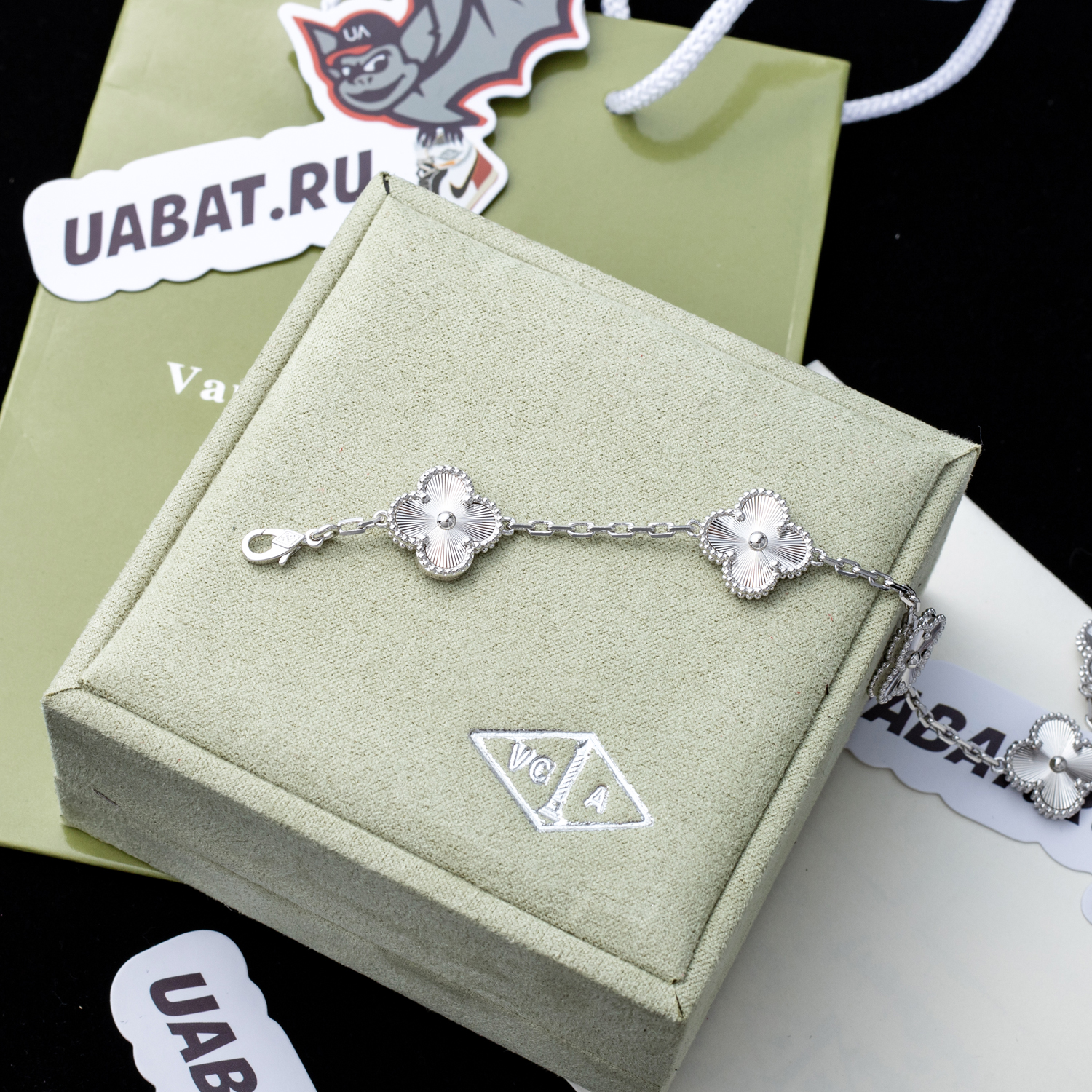 V*N CL*F & arpels bracelet vintage alhambra