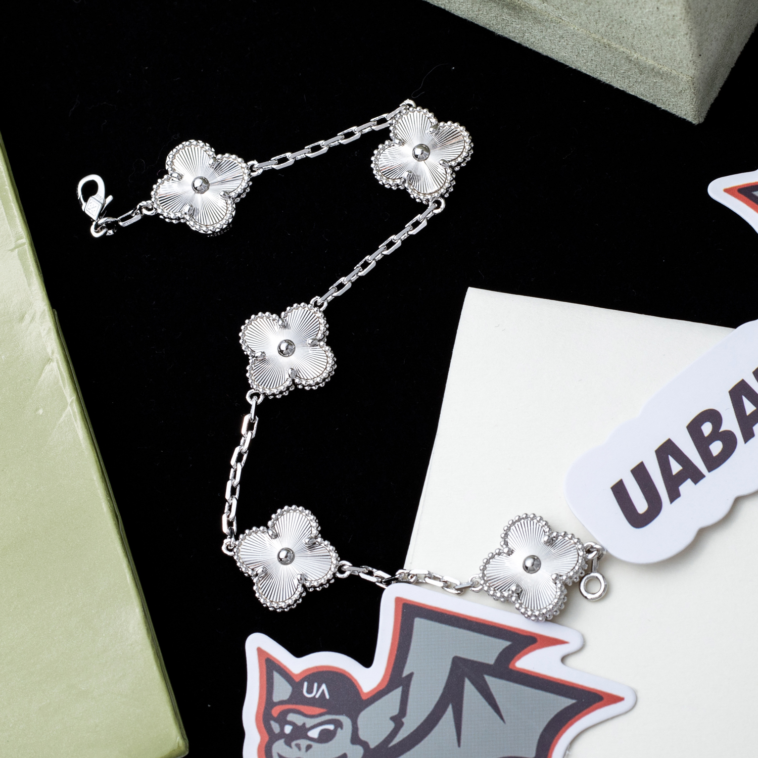 V*N CL*F & arpels bracelet vintage alhambra