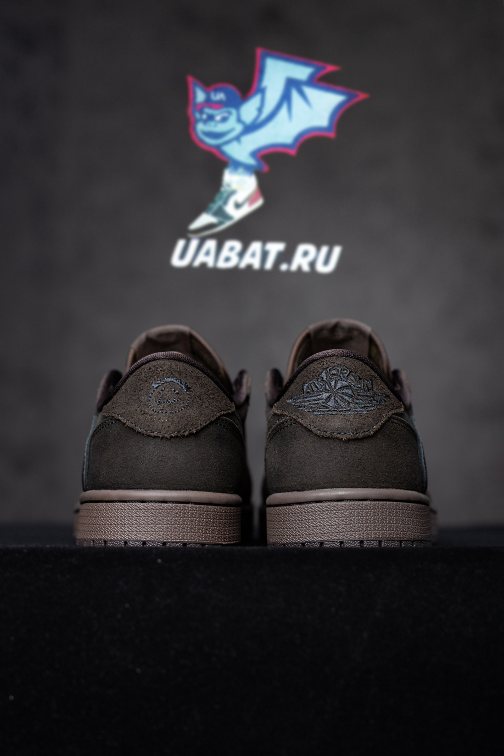 TRAVIS SCOTT X AIR JORDAN 1 LOW OG “VELVET BROWN”