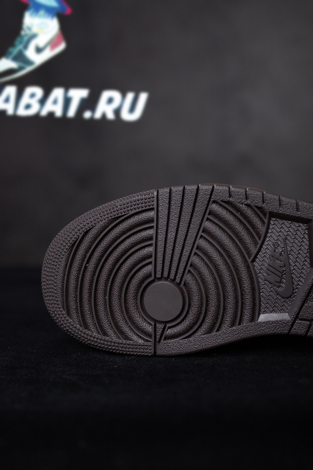 TRAVIS SCOTT X AIR JORDAN 1 LOW OG “VELVET BROWN”