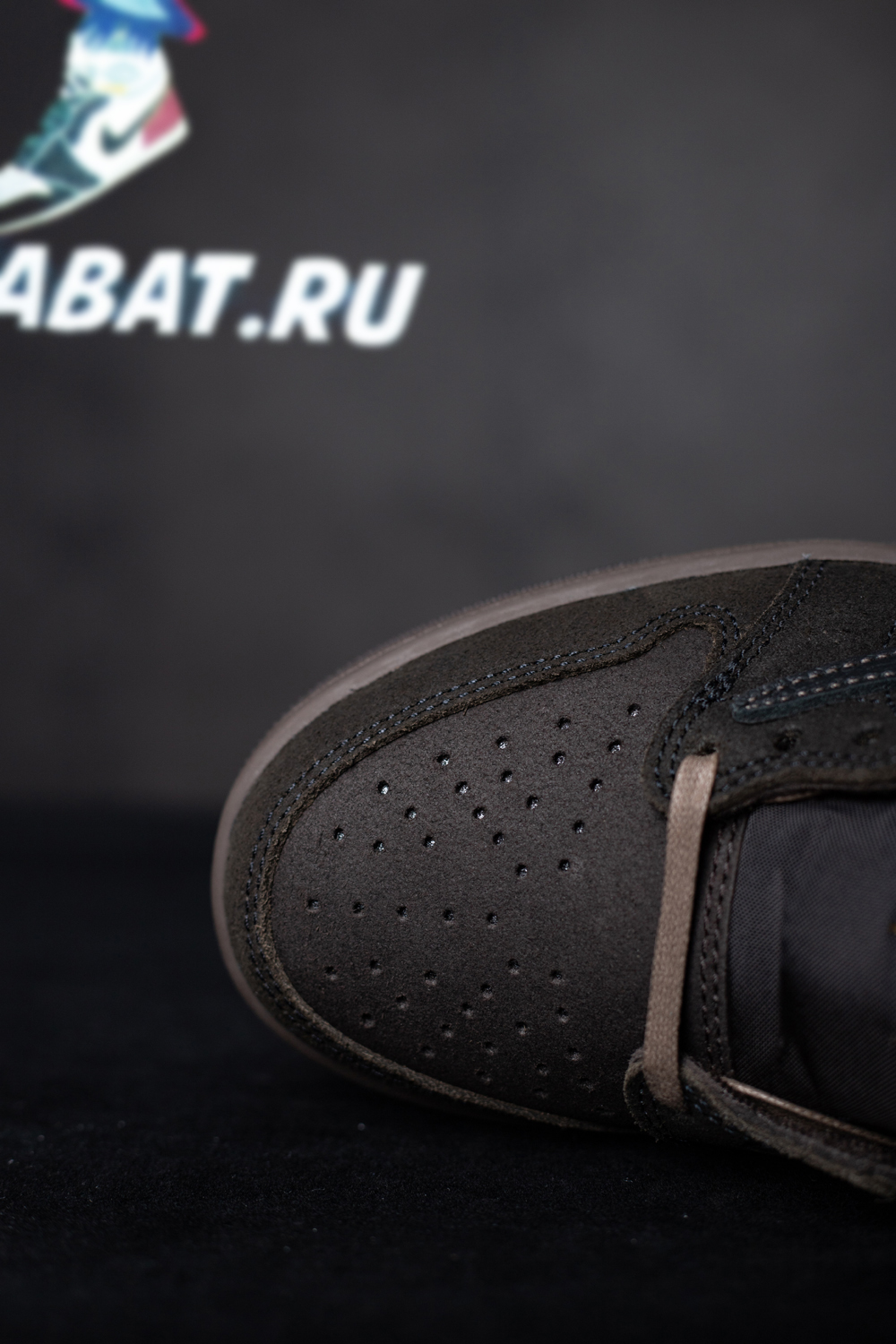 TRAVIS SCOTT X AIR JORDAN 1 LOW OG “VELVET BROWN”