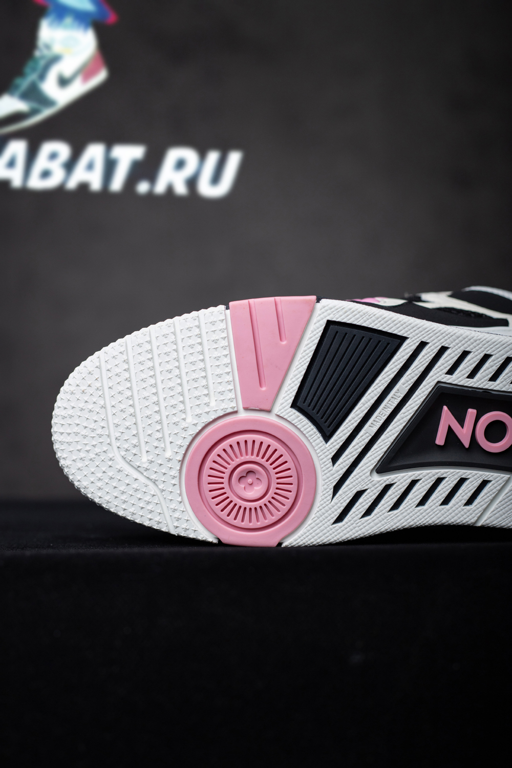 l0*is V*t0n skate sneaker pink 1ade1k