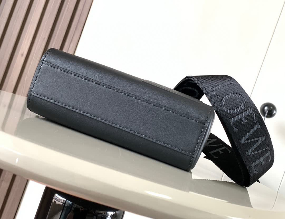 L0ew* mini crossbody camera bags 9111 18*13*8.5cm