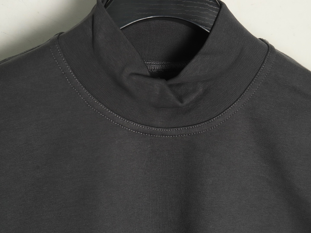 bo*te*ga Ve*ne*ta small turtleneck short-sleeved t-shirt tsk1