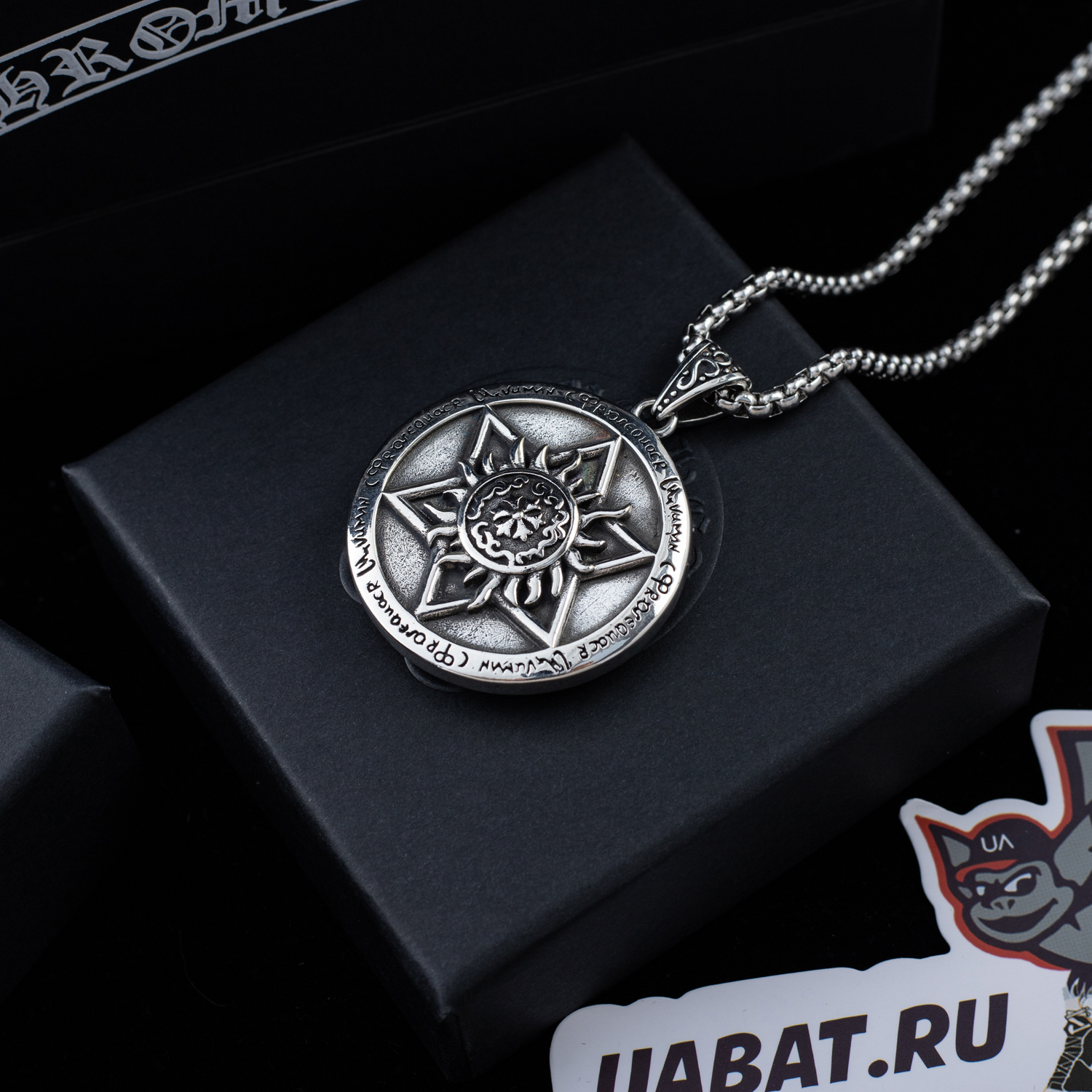 Ch**me He**ts necklaces