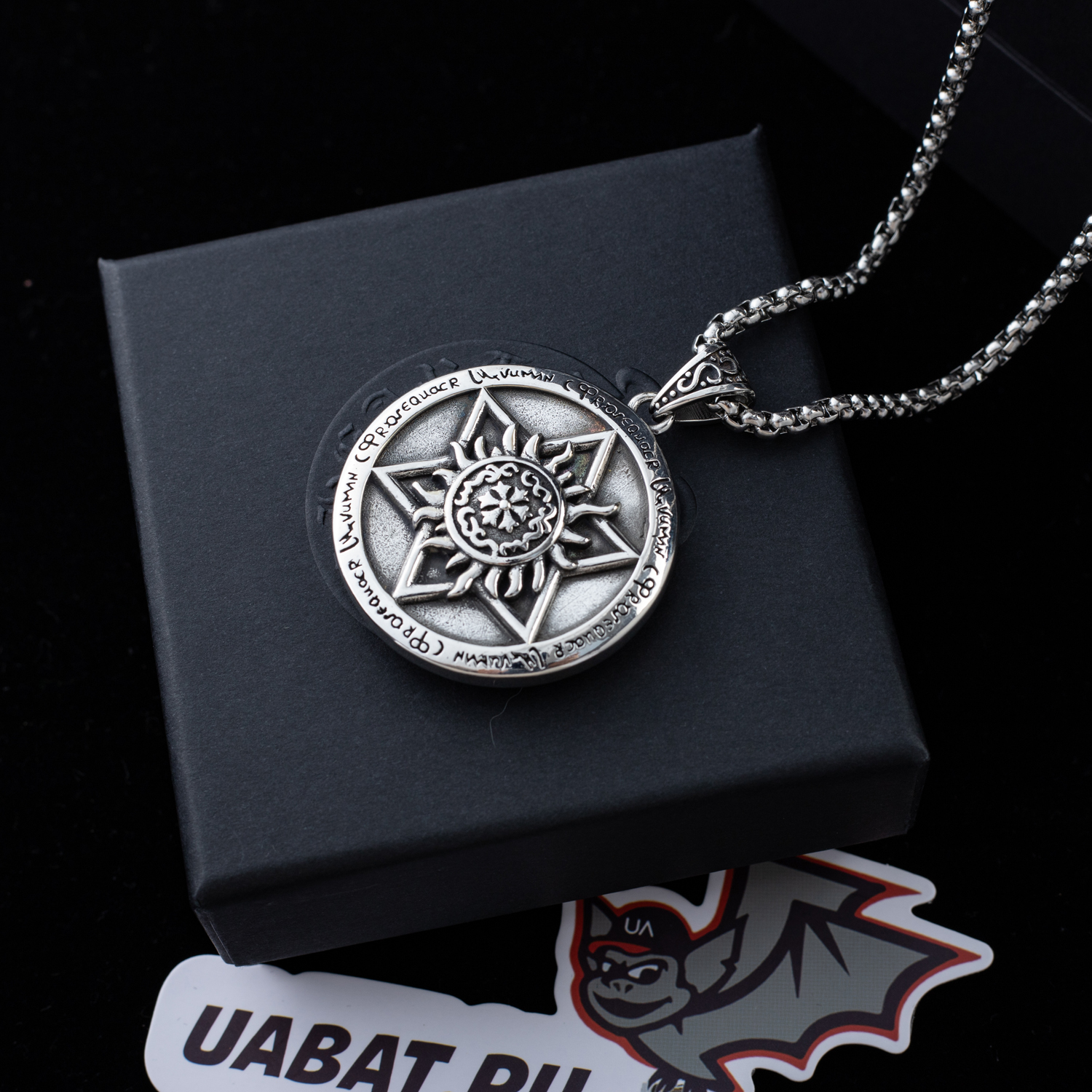 Ch**me He**ts necklaces