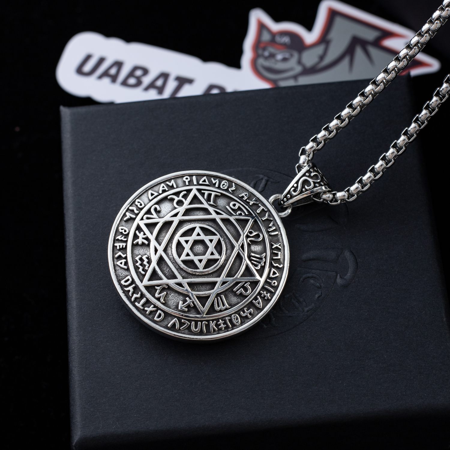 Ch**me He**ts necklaces