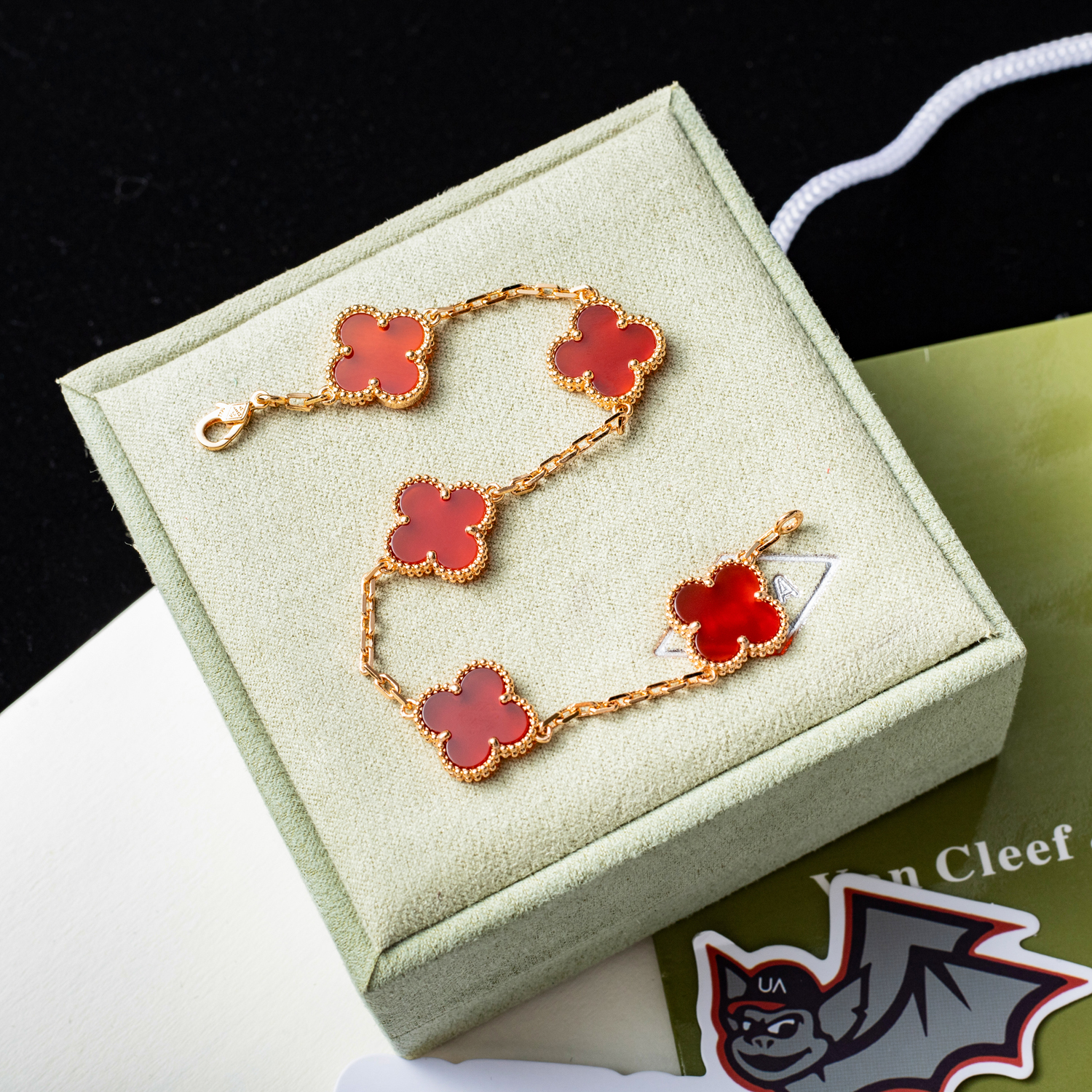 V*N CL*F & arpels rose gold carnelian bracelet