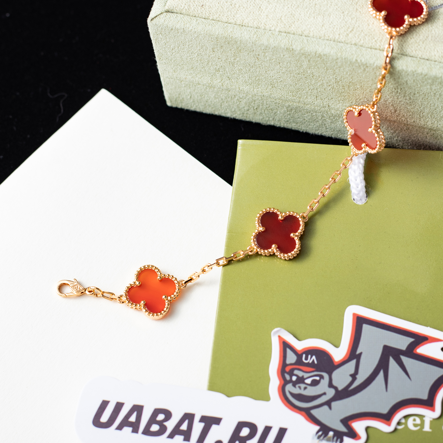 V*N CL*F & arpels rose gold carnelian bracelet