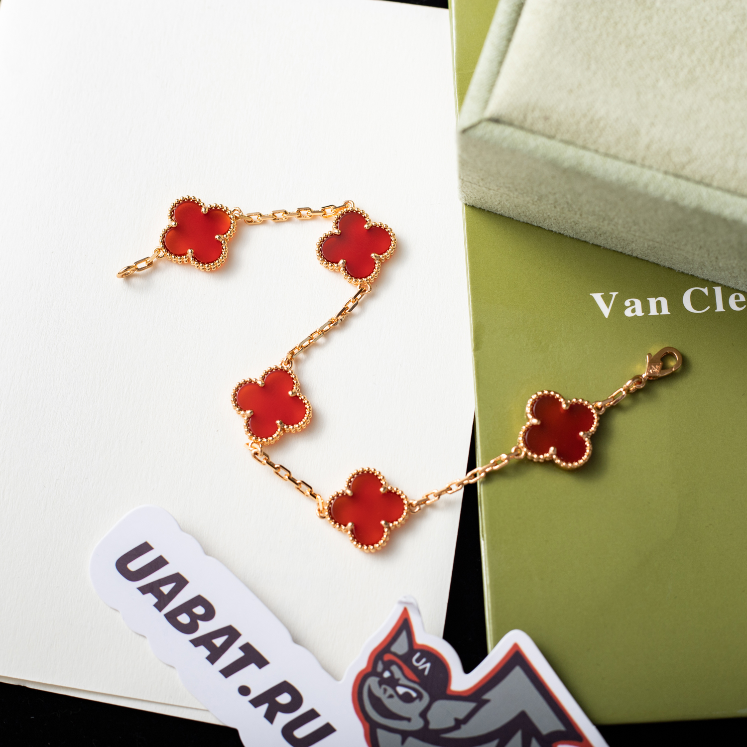 V*N CL*F & arpels rose gold carnelian bracelet