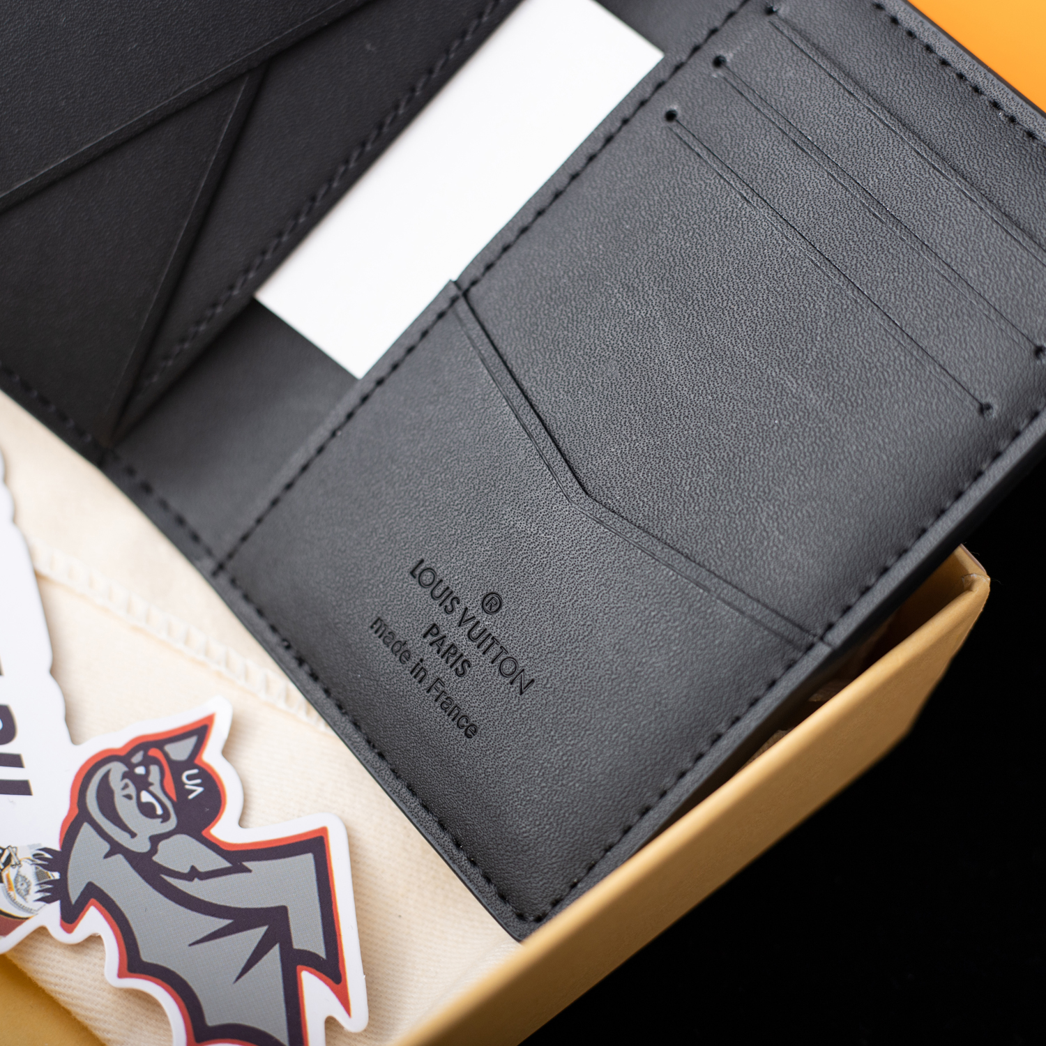 l0*is V*t0n wallets m69044 8*11*1cm