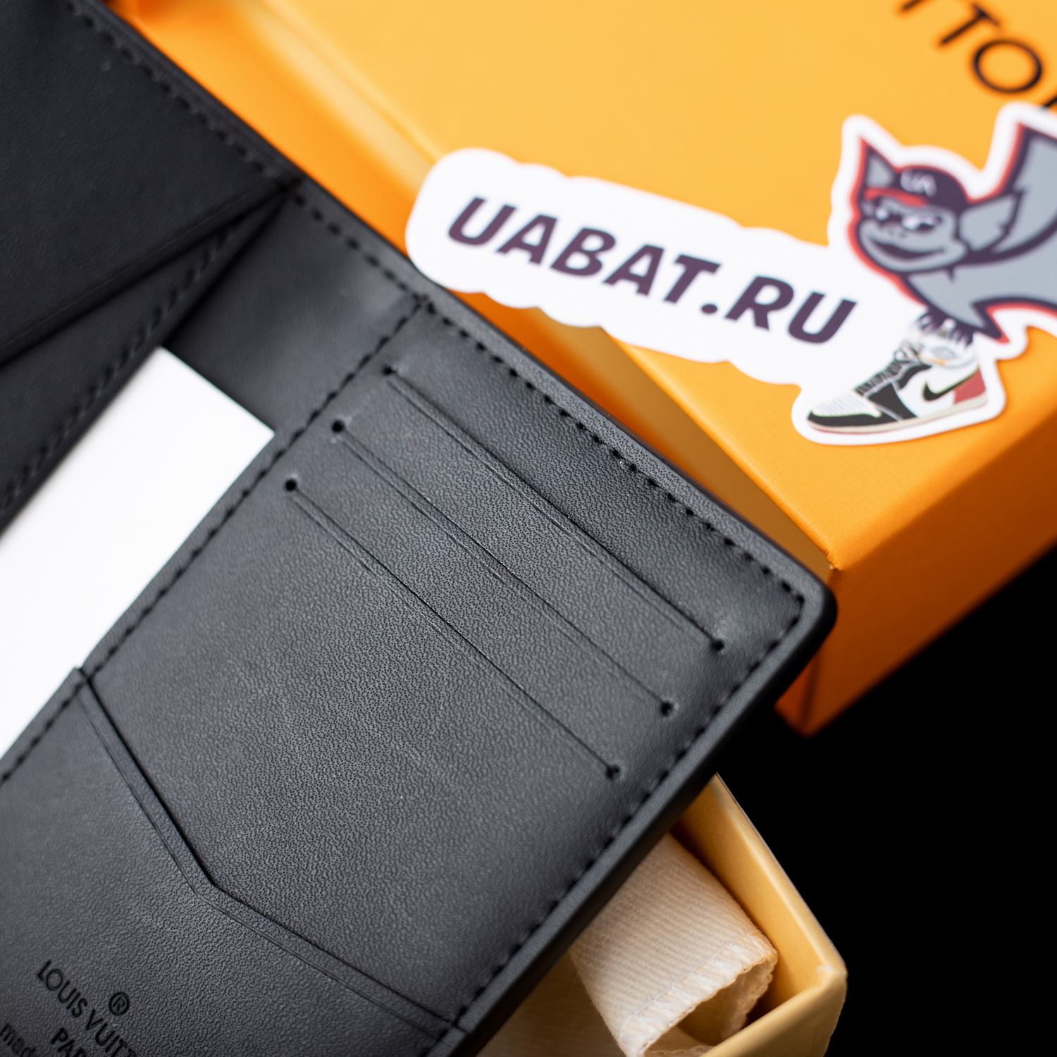 l0*is V*t0n wallets m69044 8*11*1cm