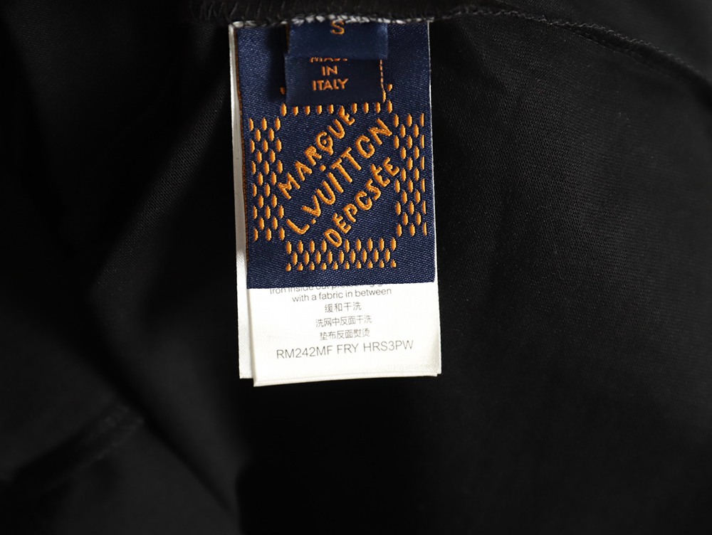 l0*is V*t0n pharrell designed show staff short-sleeved t-shirt tsk1