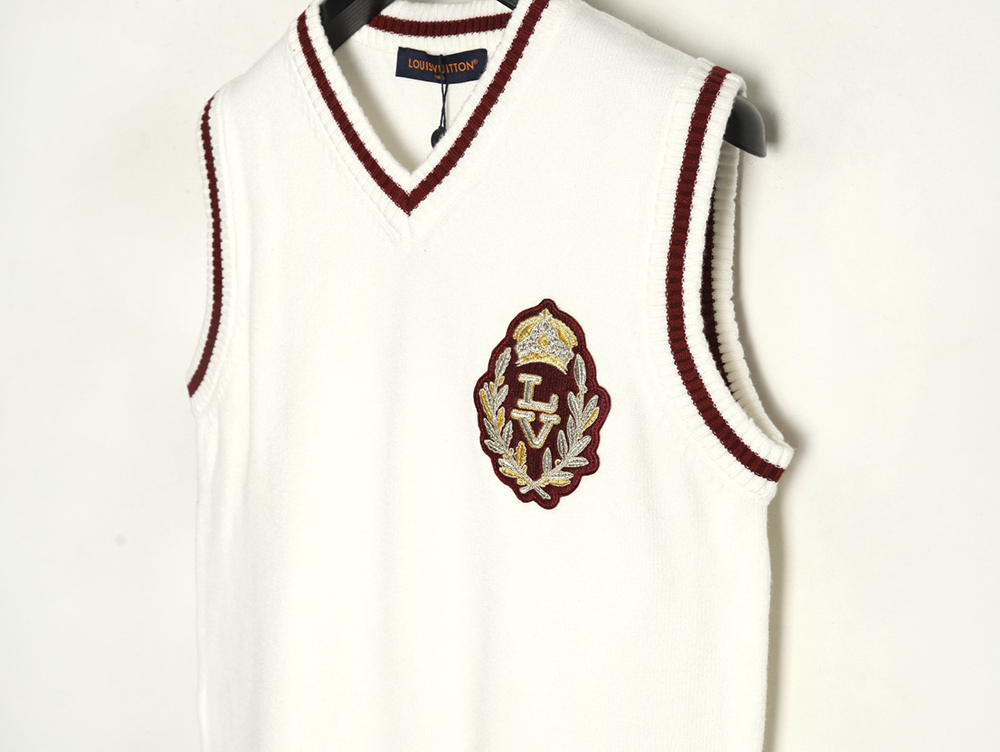 l0*is V*t0n badge contrast lettering embroidered knitted vest