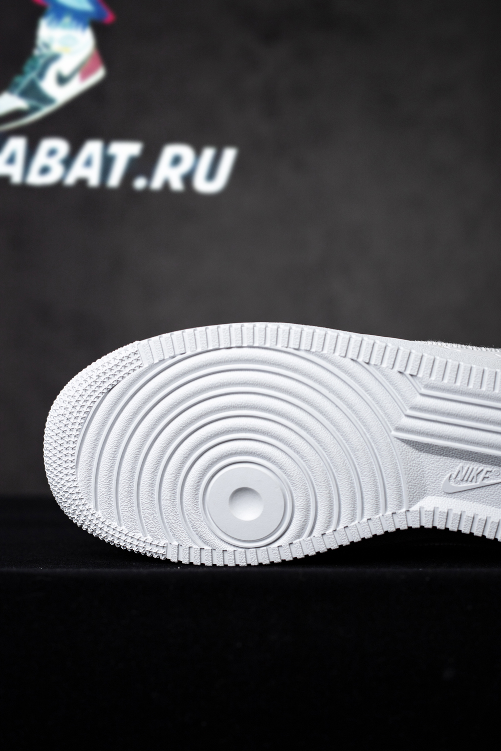 l0*is V*t0n x air force 1 low 