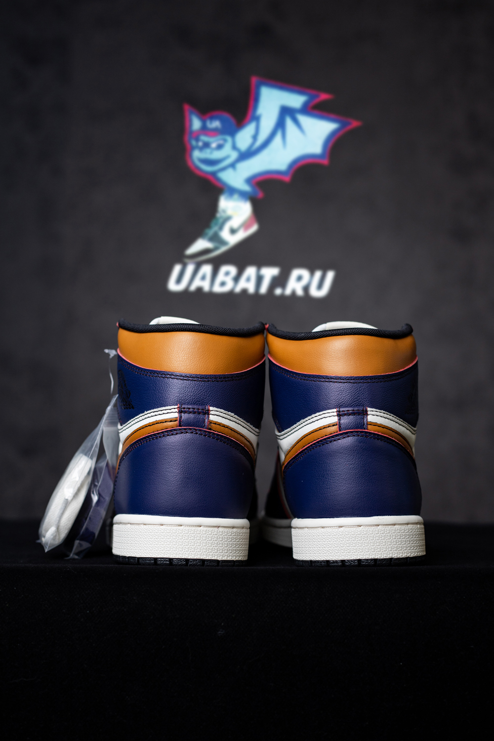 AIR JORDAN 1 HIGH OG DEFIANT "LA TO CHICAGO"