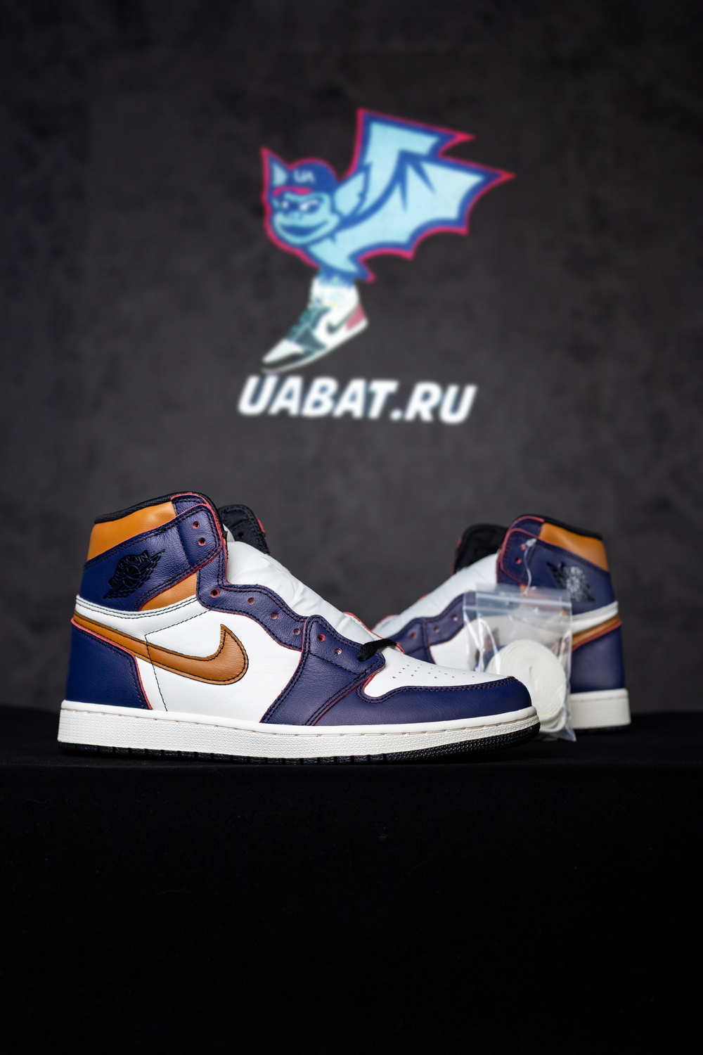 AIR JORDAN 1 HIGH OG DEFIANT "LA TO CHICAGO"