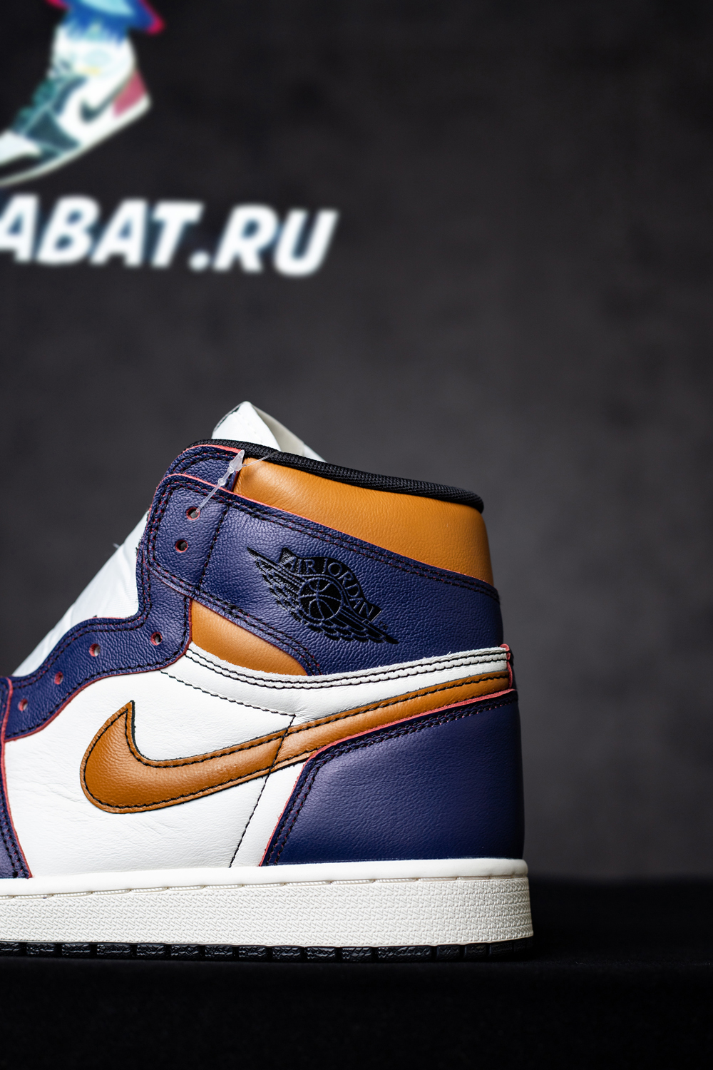 AIR JORDAN 1 HIGH OG DEFIANT "LA TO CHICAGO"