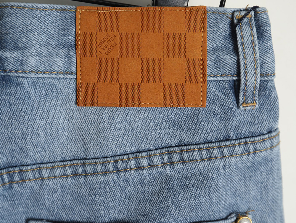 l0*is V*t0n embroidered pocket denim shorts