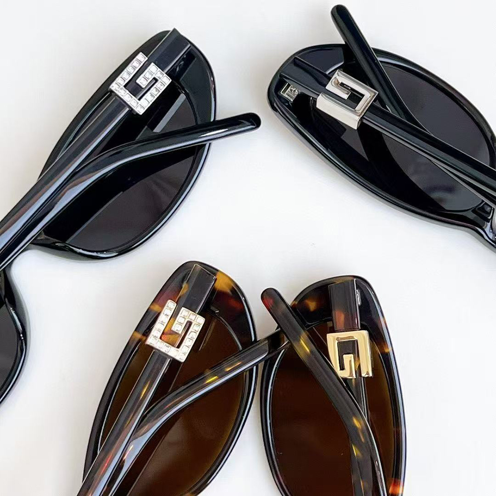 G*u*i eyeglasses g1680s