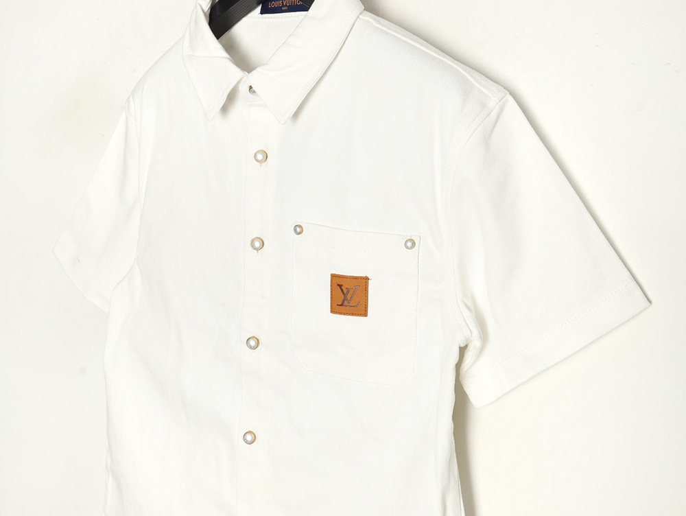 l0*is V*t0n leather label pocket short sleeve denim shirt