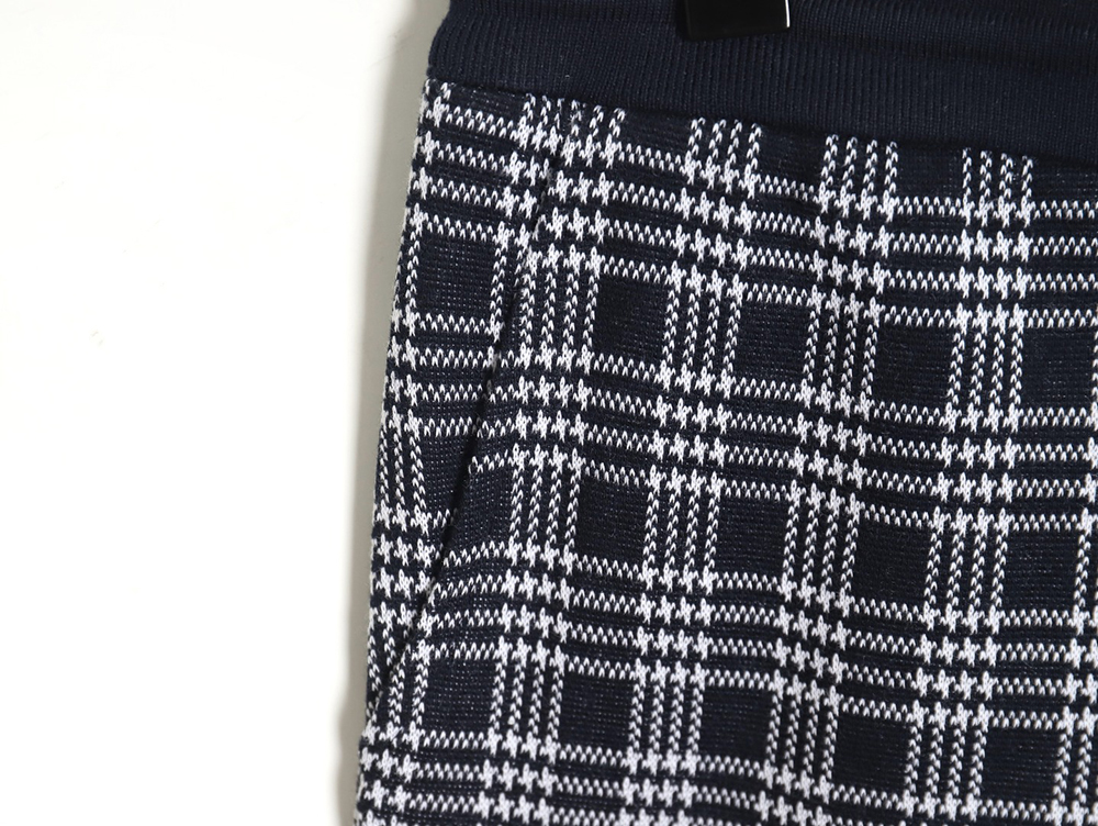 Thom Browne houndstooth jacquard striped shorts TSK1