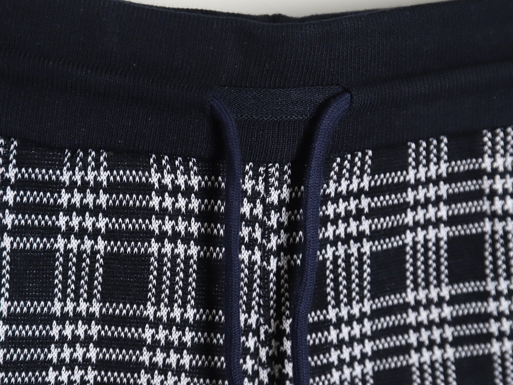 Thom Browne houndstooth jacquard striped shorts TSK1
