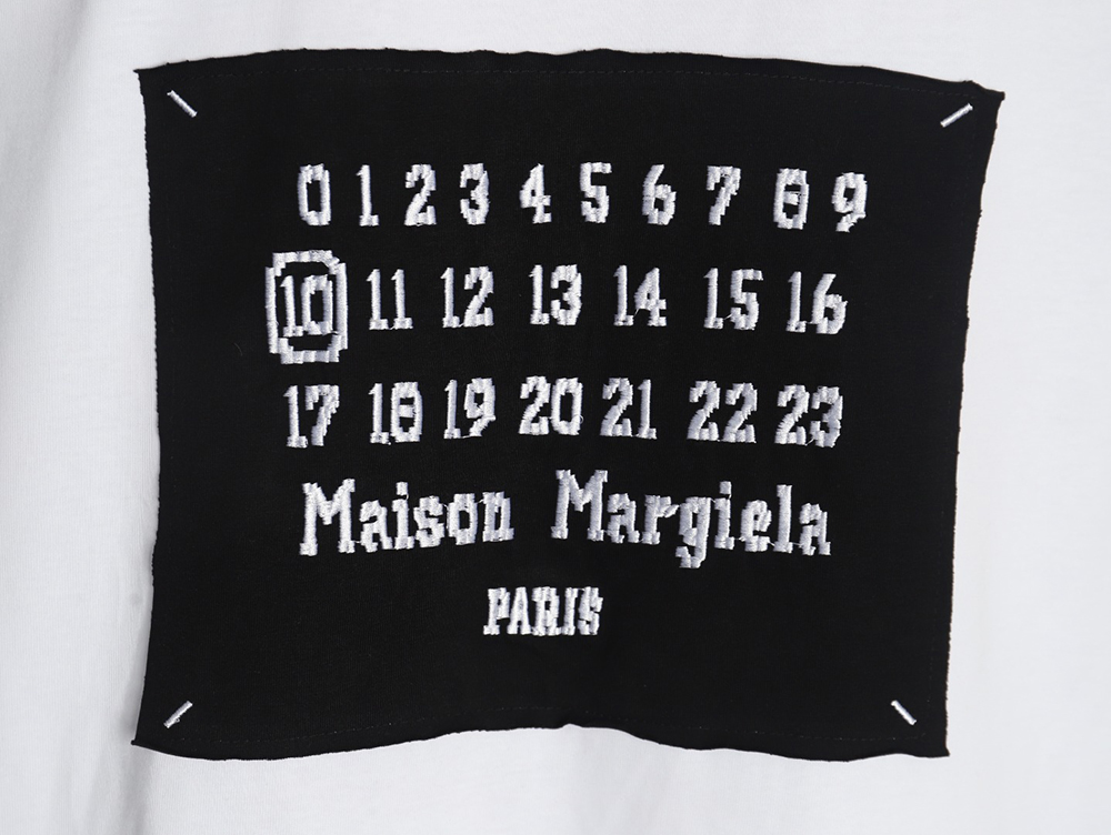 ma*s*n Ma*i*la label short-sleeved t-shirt